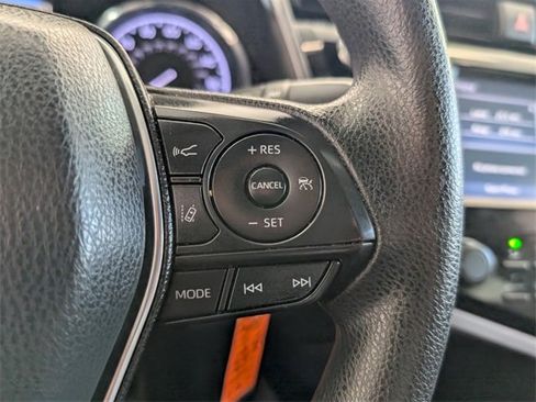 Used 2020 Toyota Camry LE image 22