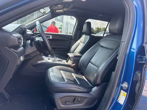 Used 2020 Ford Explorer XLT w/ Equipment Group 202A AWD/4WD image 8