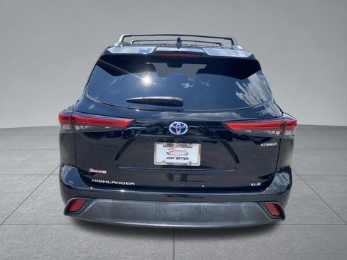 Used 2022 Toyota Highlander XLE AWD/4WD image 14