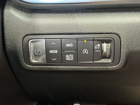 Used 2025 GMC Terrain Elevation AWD/4WD image 31