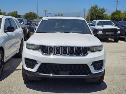 New 2026 Jeep Grand Cherokee Laredo RWD image 2