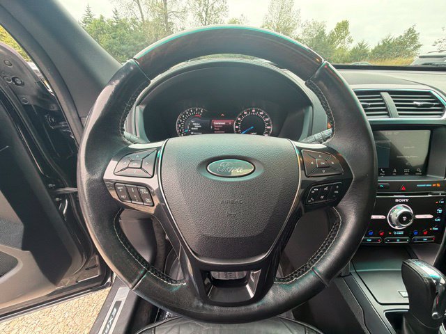 Used 2017 Ford Explorer Platinum AWD/4WD image 28