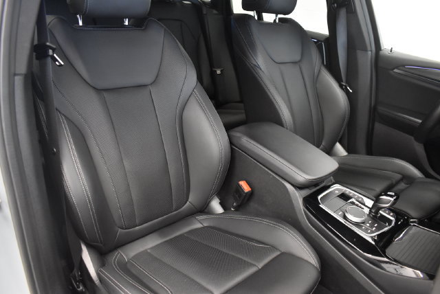 Used 2024 BMW X3 xDrive30i w/ Premium Package AWD/4WD image 6