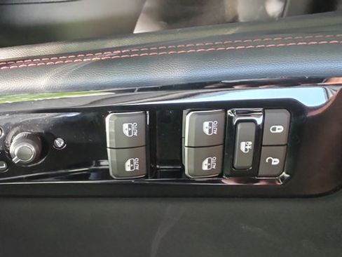 Used 2025 Jeep Wagoneer S Limited AWD/4WD image 16