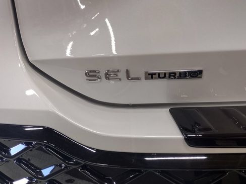 New 2026 Volkswagen Tiguan SEL R-Line AWD/4WD image 15
