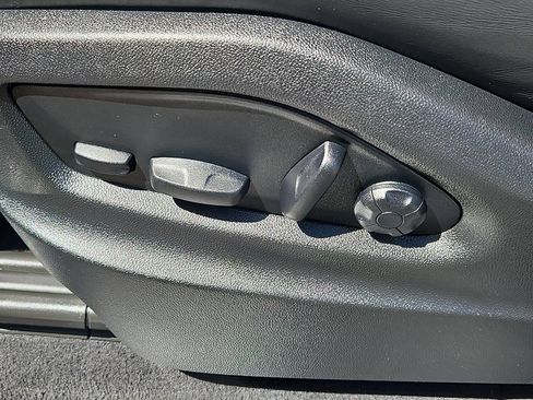 Certified 2025 Porsche Cayenne Coupe AWD/4WD image 29