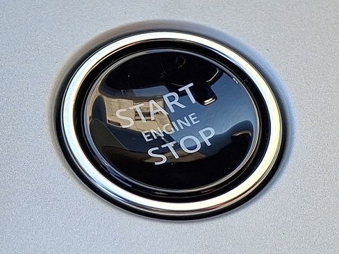 New 2026 Land Rover Range Rover Long Wheelbase SE image 12