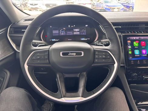 Used 2023 Jeep Grand Cherokee L Limited AWD/4WD image 22