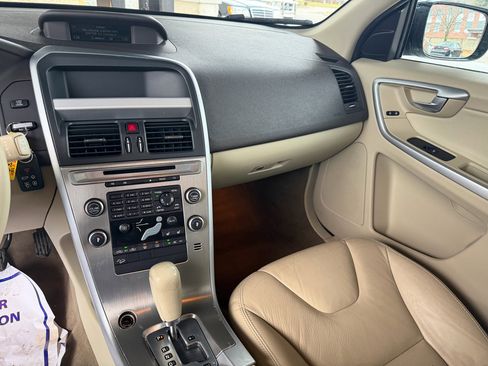 Used 2010 Volvo XC60 T6 image 12