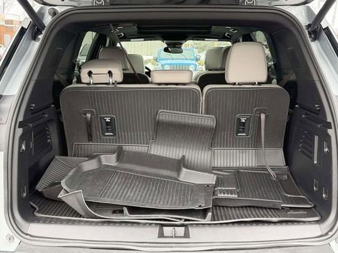 Used 2024 GMC Acadia Elevation w/ Trailering Package image 8