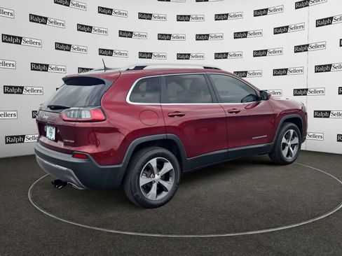 Used 2019 Jeep Cherokee Limited image 5