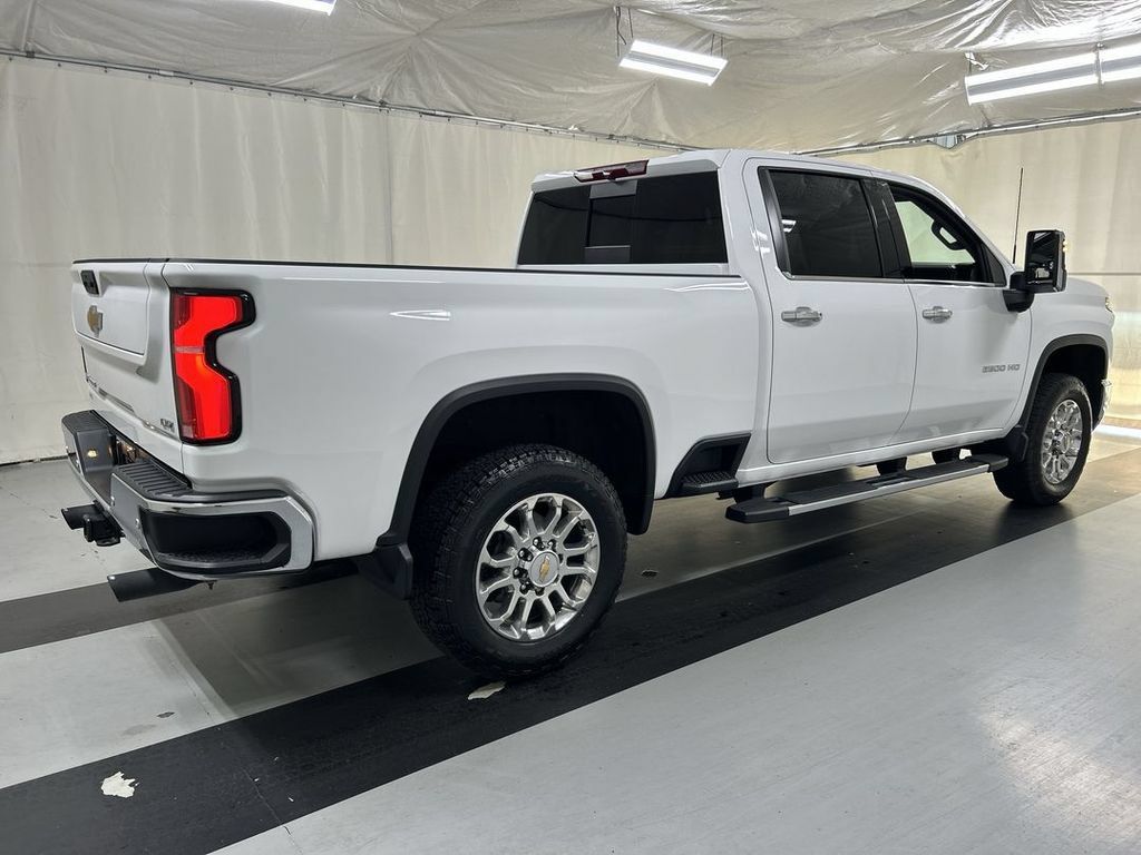 Used 2025 Chevrolet Silverado 2500 LTZ w/ LTZ Plus Package AWD/4WD image 2