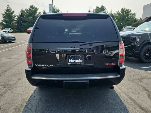 Used 2014 GMC Yukon XL Denali AWD/4WD image 29