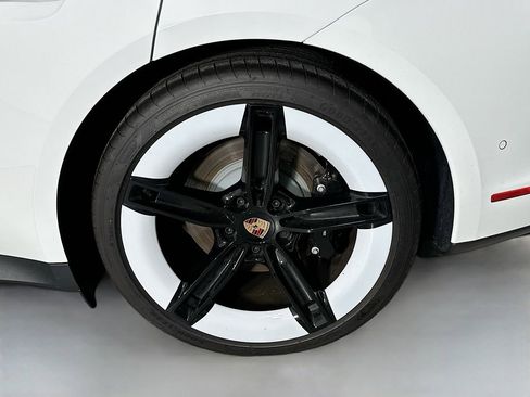 New 2025 Porsche Taycan image 33