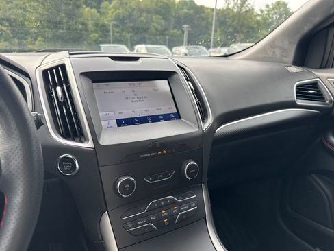 Used 2020 Ford Edge ST-Line w/ Cold Weather Package AWD/4WD image 14
