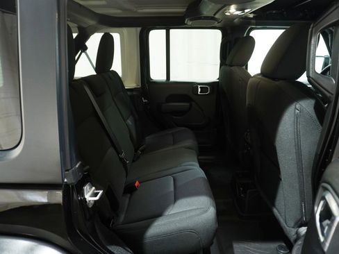 Used 2023 Jeep Wrangler Willys image 14