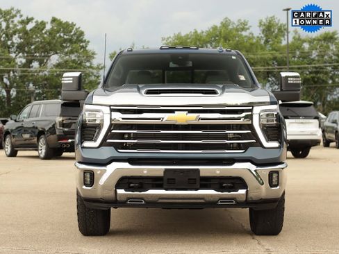Used 2026 Chevrolet Silverado 2500 LTZ w/ LTZ Plus Package AWD/4WD image 2