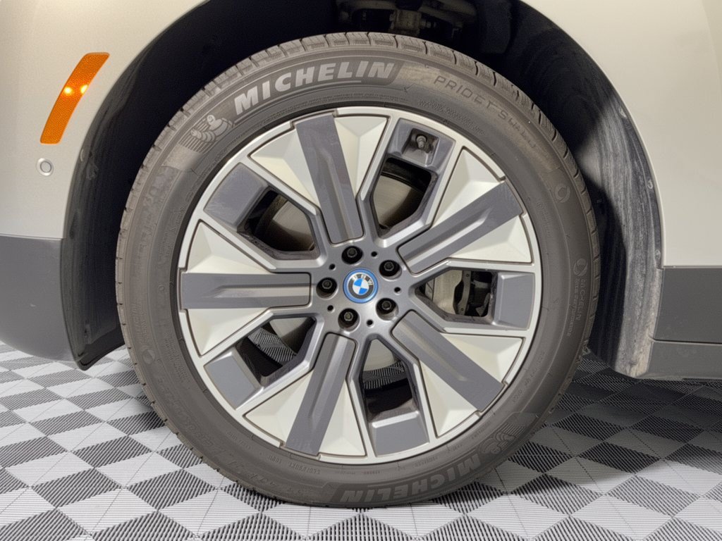 Certified 2024 BMW iX xDrive50 AWD/4WD image 13