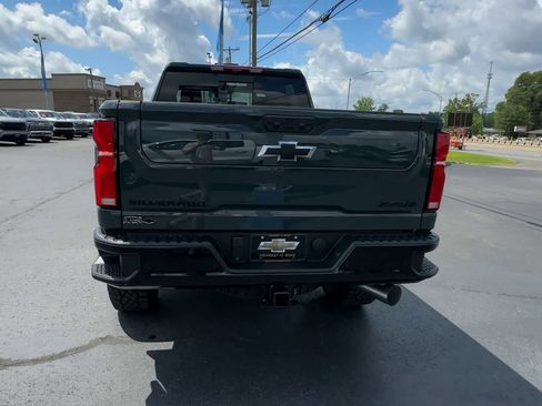 Used 2025 Chevrolet Silverado 2500 ZR2 w/ Technology Package AWD/4WD image 7