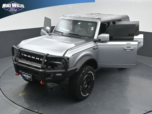 Used 2023 Ford Bronco Outer Banks w/ Sasquatch Package AWD/4WD image 26