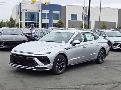 New 2025 Hyundai Sonata SEL image 13