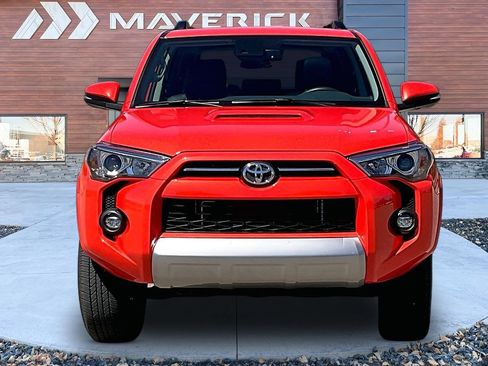 Used 2024 Toyota 4Runner TRD Off-Road Premium w/ Moonroof Package AWD/4WD image 2