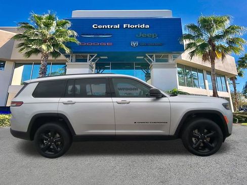 New 2026 Jeep Grand Cherokee L Limited w/ Limited Altitude Package AWD/4WD image 4