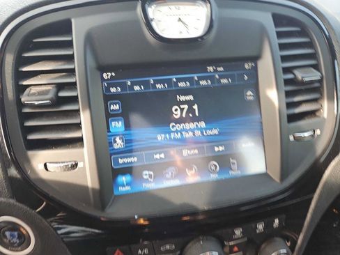 Used 2013 Chrysler 300 S image 17