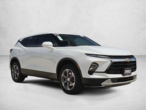 Used 2023 Chevrolet Blazer LT AWD/4WD image 3