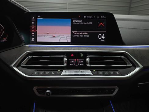 Used 2019 BMW X5 xDrive40i w/ Luxury Seating Package AWD/4WD image 27