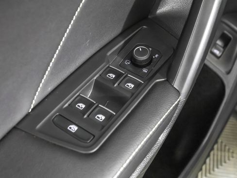 Used 2024 Volkswagen Tiguan SEL R-Line image 35