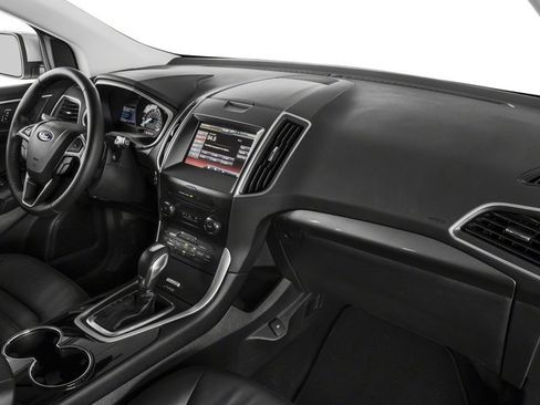 Used 2018 Ford Edge Titanium image 19