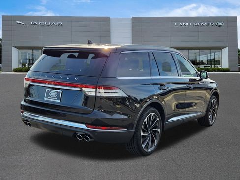 Used 2024 Lincoln Aviator Reserve w/ Equipment Group 201A image 4