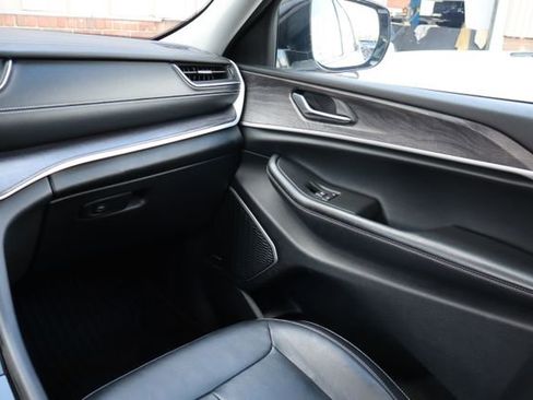 Used 2021 Jeep Grand Cherokee L Limited AWD/4WD image 45