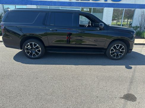 Used 2021 Chevrolet Suburban RST w/ Luxury Package image 4