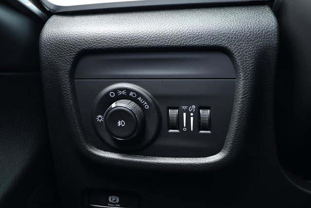 New 2027 Jeep Grand Cherokee Limited RWD image 15