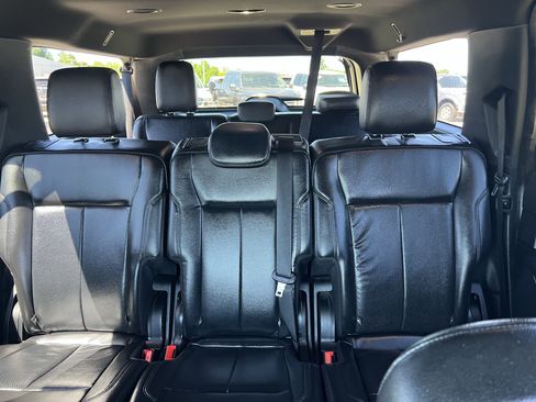 Used 2019 Ford Expedition Max XLT w/ Equipment Group 202A RWD image 14
