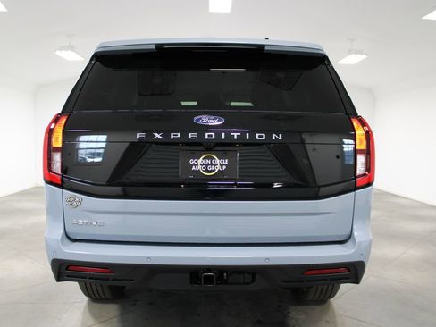 New 2026 Ford Expedition Active image 7