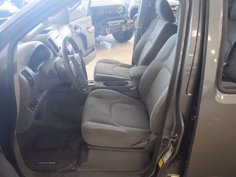 Used 2016 Nissan Frontier SV w/ SV Value Truck Package RWD image 54