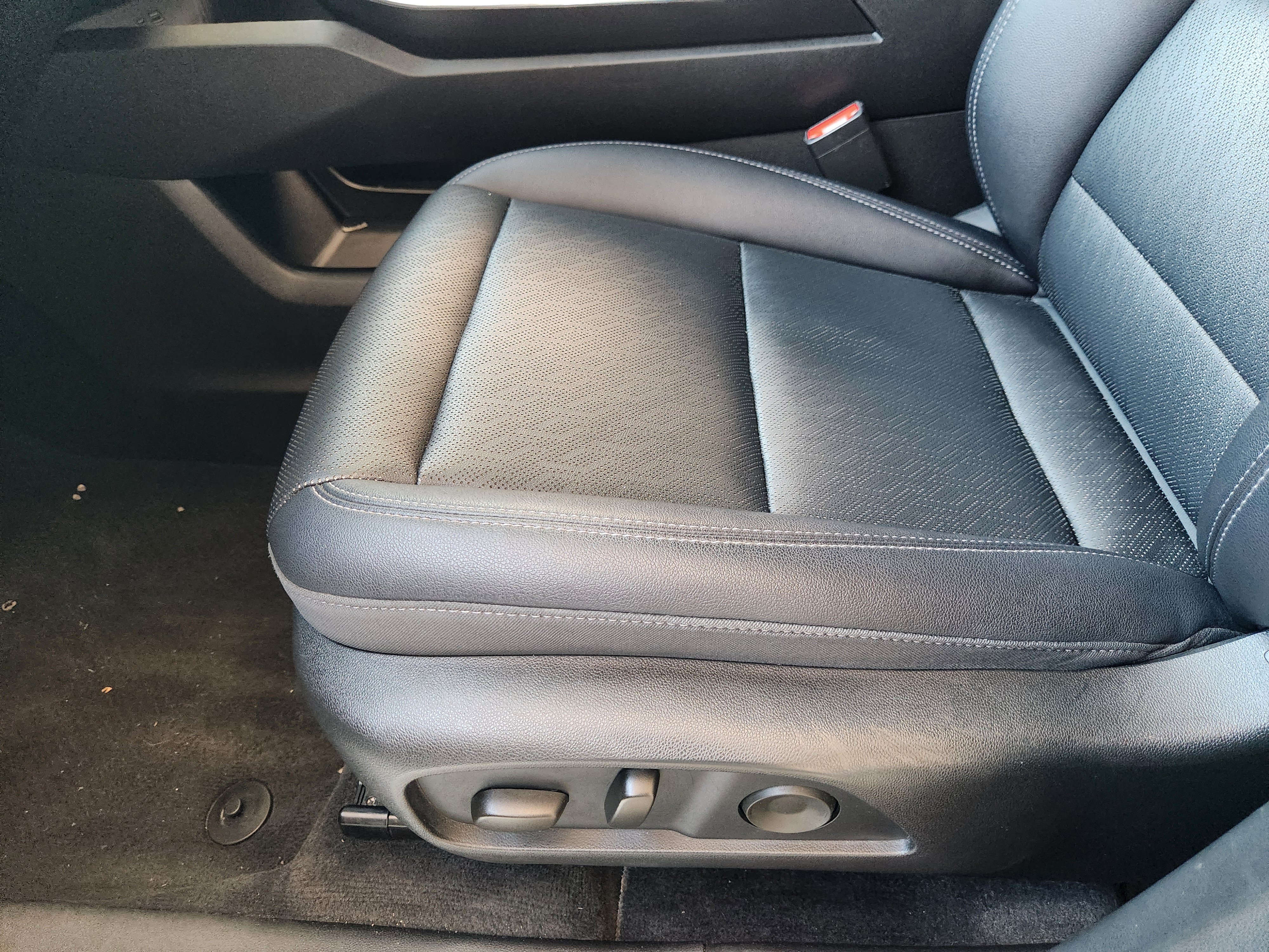 Certified 2025 Chevrolet Equinox LT w/ Convenience Package II FWD image 24