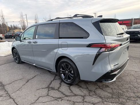 New 2026 Toyota Sienna XSE image 4