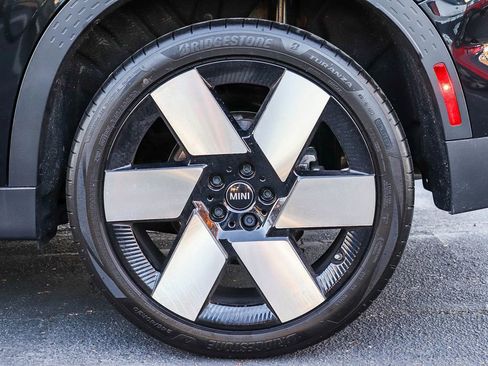 Used 2025 MINI Cooper Countryman S w/ Comfort Package Max image 11