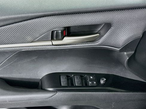 Used 2025 Toyota Camry SE FWD image 15