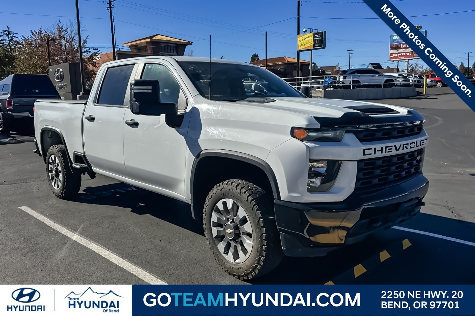 Used 2021 Chevrolet Silverado 2500 Custom w/ Custom Value Package AWD/4WD image 1