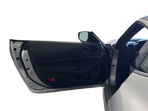 Used 2025 Nissan Z Performance w/ Floor Mat Package RWD image 24