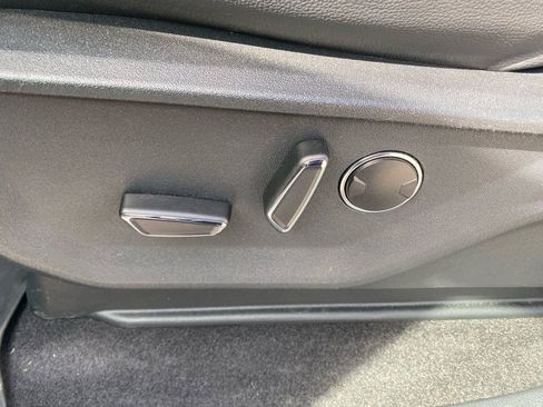 Used 2025 Ford F150 Lariat w/ Equipment Group 502A High image 14