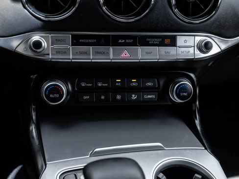 Used 2021 Kia Stinger GT2 RWD image 36