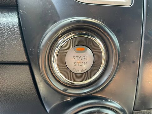 Used 2018 Nissan Titan SV w/ SV Convenience Package AWD/4WD image 7