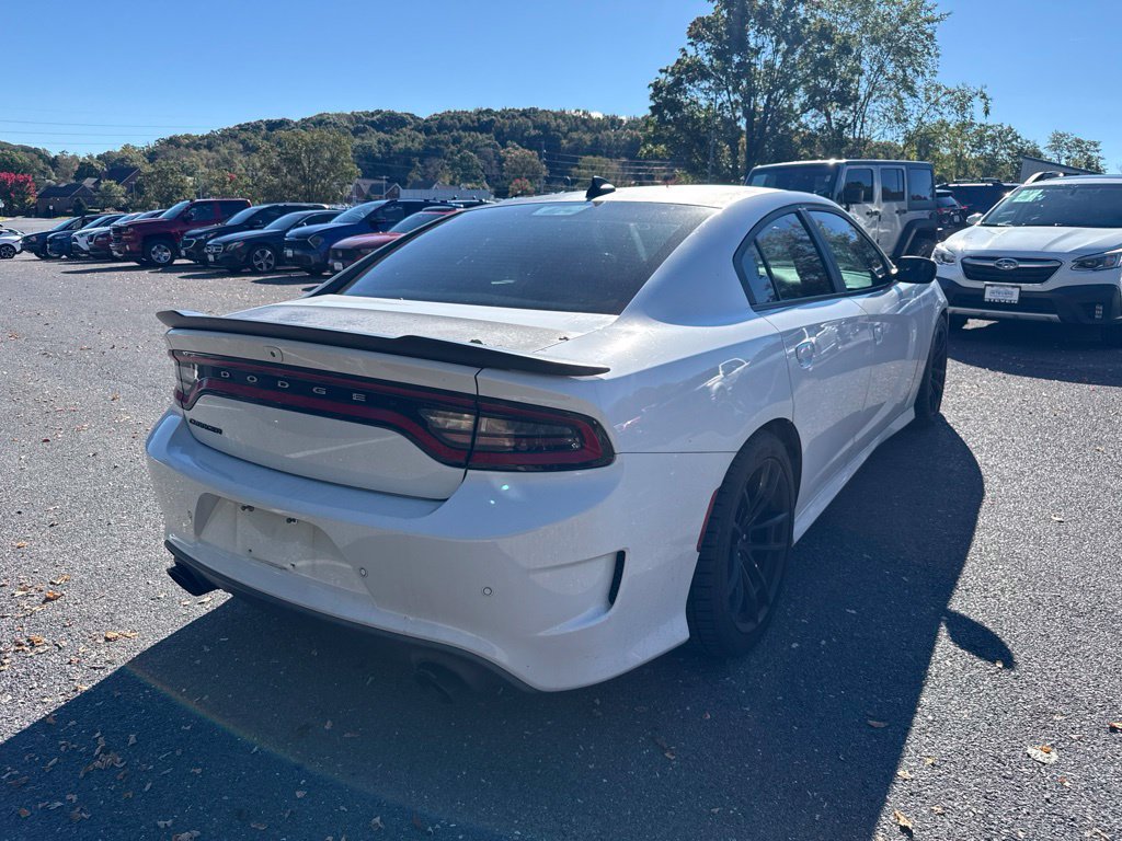 Used 2017 Dodge Charger R/T RWD image 4