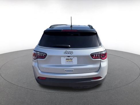 Used 2025 Jeep Compass Limited image 12